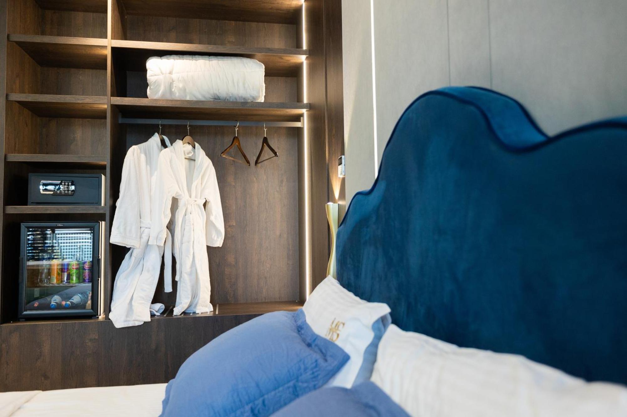 Mustafa Suites Вльора Екстер'єр фото