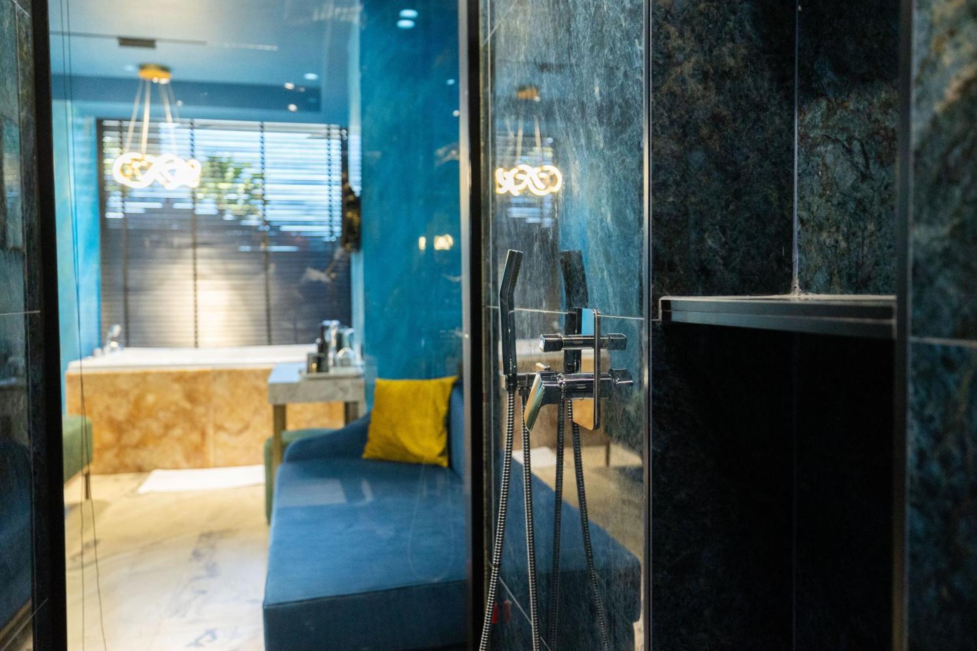 Mustafa Suites Вльора Екстер'єр фото