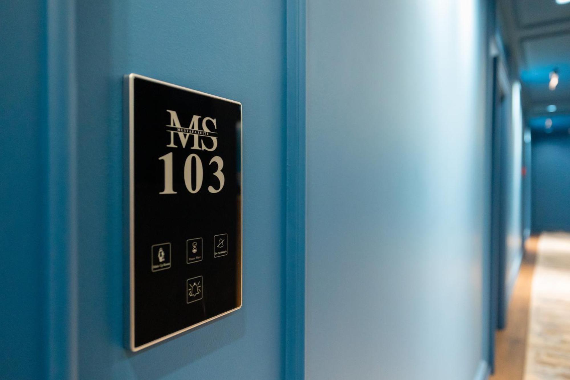Mustafa Suites Вльора Екстер'єр фото